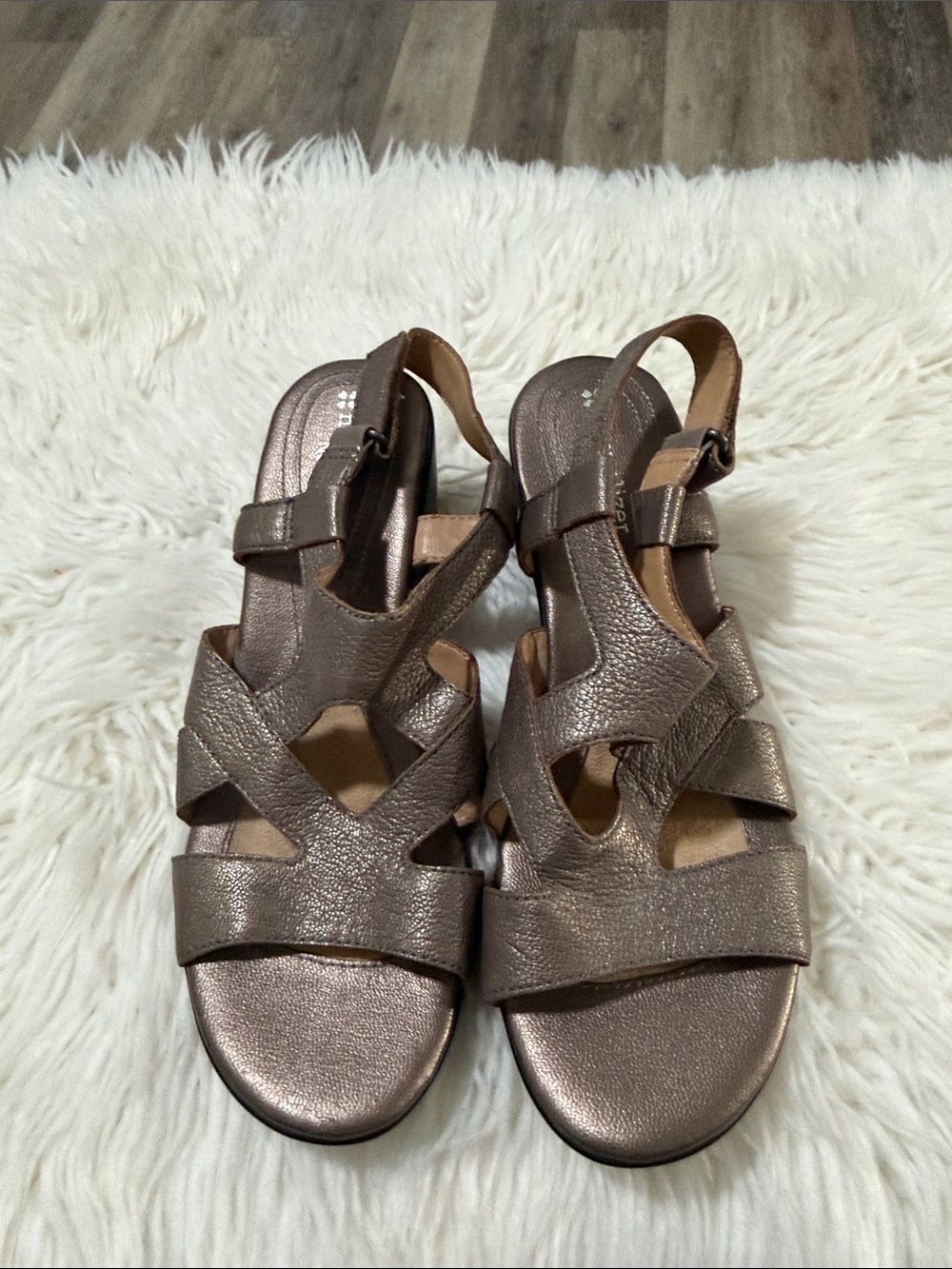 Naturalizer Leather Metallic Bronze Cross-Strap Slingback Sandals Size 8.5